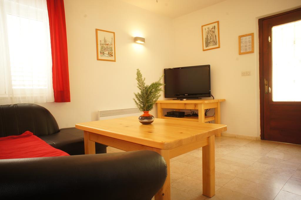 Apartment Segedin Zrnovo